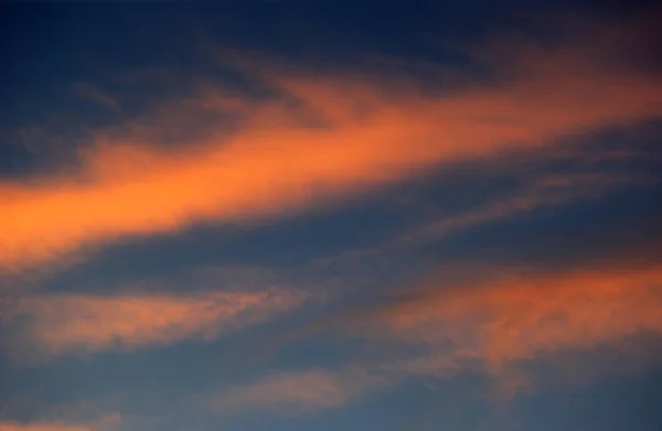 Solnedgång himmel på sommaren — Stockfoto