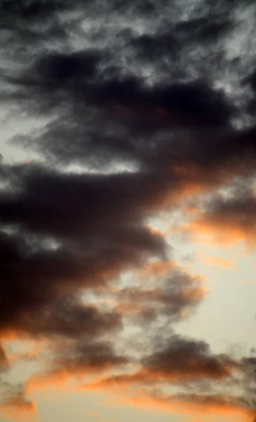 Solnedgång himmel på sommaren — Stockfoto