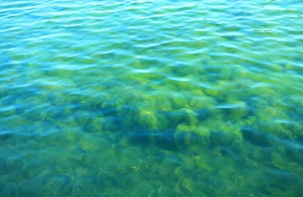 Рябь на воде в сухой день — стоковое фото