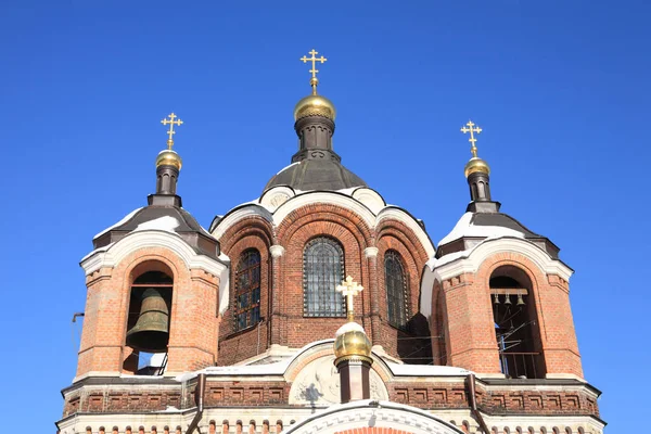 Chiesa durante il giorno invernale — Foto Stock