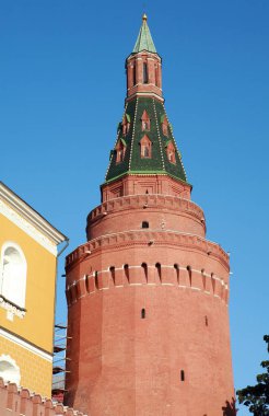 Gökyüzü arka planında Kremlin kulesi