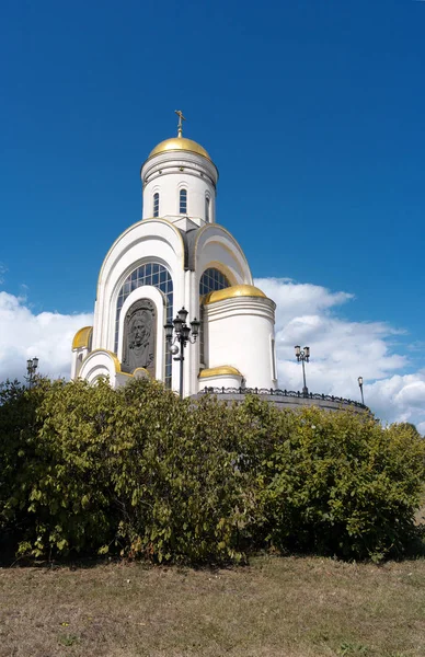 Церковь в дневное время — стоковое фото