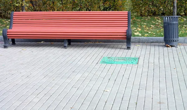 Bench  in park at dry day — Stock Photo, Image