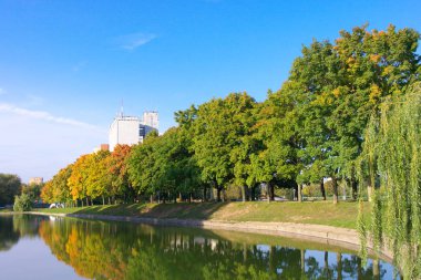 Kuru gün sonbahar Parkı