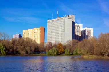 Şehir parkında sonbahar