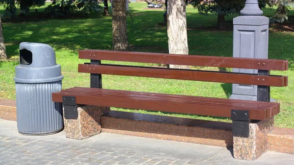 Banc Dans Parc Par Temps Sec — Photo