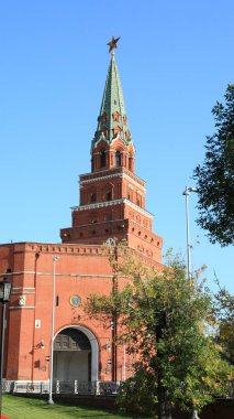 Gökyüzü arka planında Kremlin kulesi