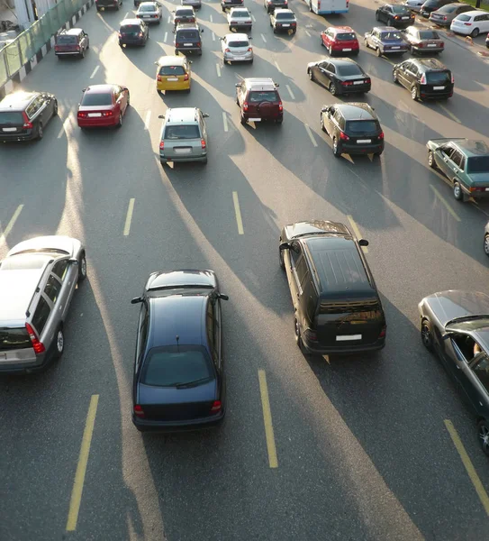 Traffico sulla riparazione stradale di giorno — Foto Stock