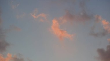 Yazın gün batımı gökyüzü