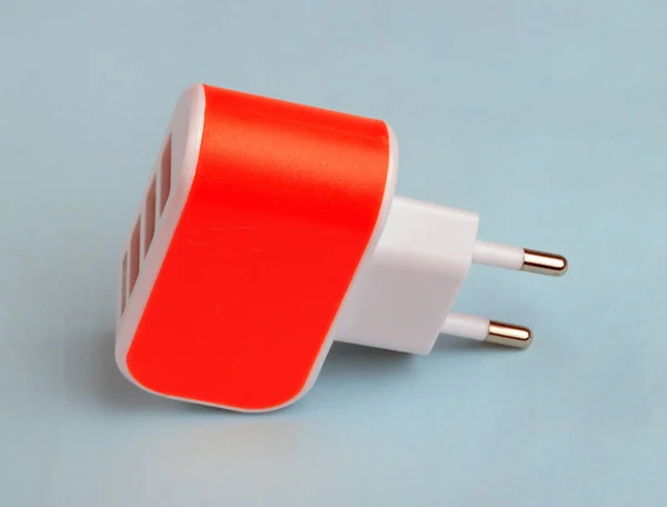 USB bağlantı noktası duvar şarj cihazı — Stok fotoğraf