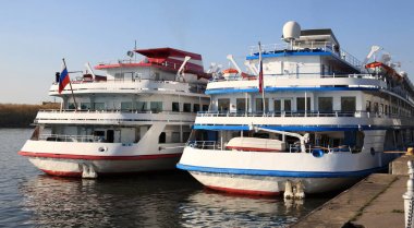 Her gün üç aralıklı gemi demirlenecek.