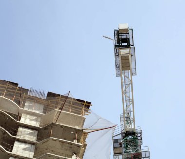 Ev vinci ile gün içinde gelişir. 