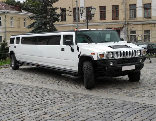 White wedding limousine — Stock Photo, Image