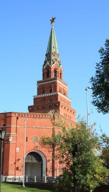 Gökyüzü arka planında Kremlin kulesi