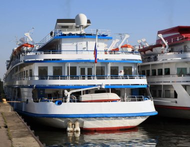 Her gün üç aralıklı gemi demirlenecek.