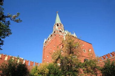 Gökyüzü arka planında Kremlin kulesi