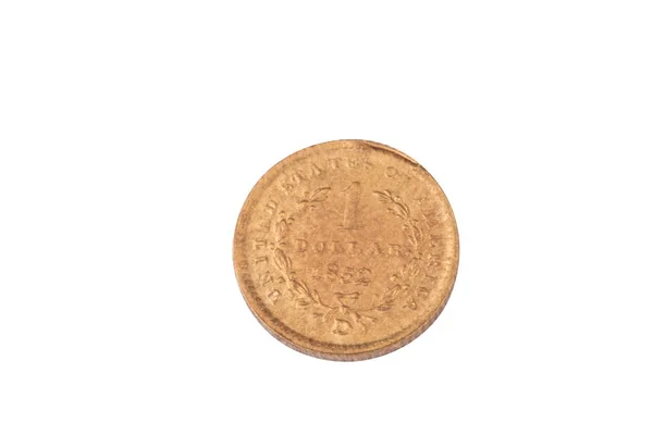 Una moneda de oro de 1852 dólares aislada sobre fondo blanco — Foto de Stock