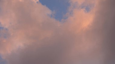 Yazın gün batımı gökyüzü