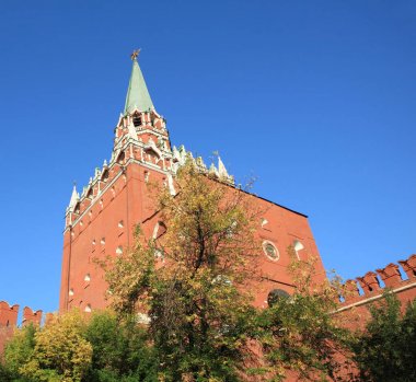 Gökyüzü arka planında Kremlin kulesi