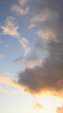 Yazın gün batımı gökyüzü