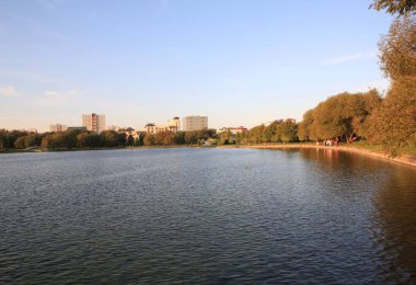 Şehir parkında sonbahar