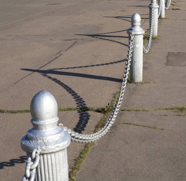 Nehir limanının çiti