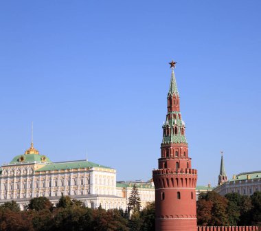 Gökyüzü arka planında Kremlin kulesi