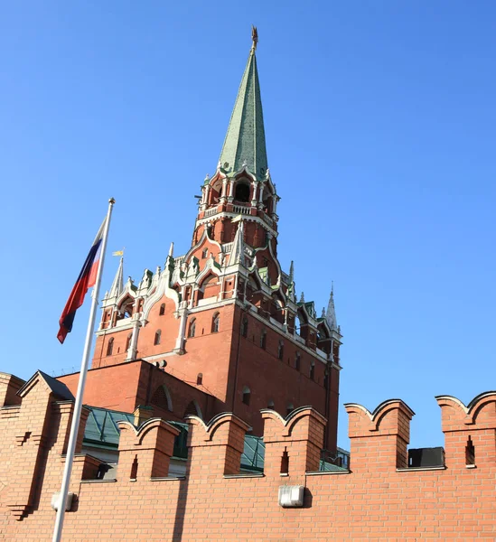 Torre del Kremlin en el fondo del cielo —  Fotos de Stock