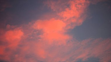 Yazın gün batımı gökyüzü