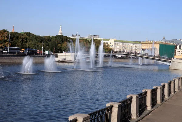 Many fountain on river — Stock Photo, Image