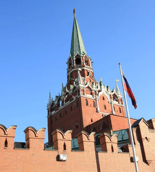 Torre del Kremlin en el fondo del cielo —  Fotos de Stock