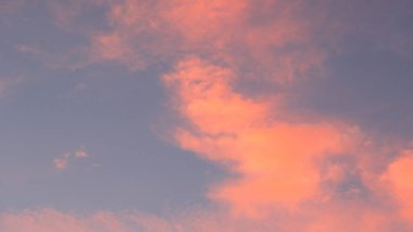 Yazın gün batımı gökyüzü