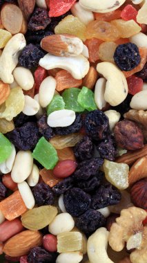 Kuru, güneşli yaz gününde kurutulmuş meyve seti.