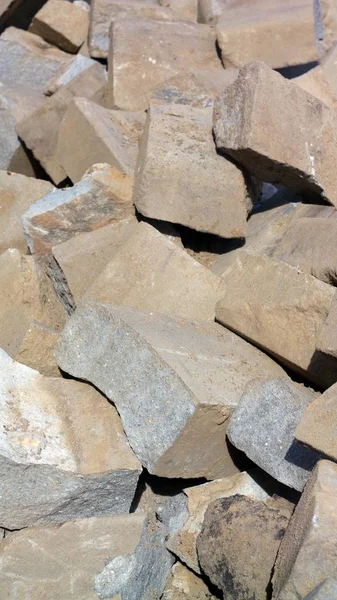 Куча камня в сухой день — стоковое фото