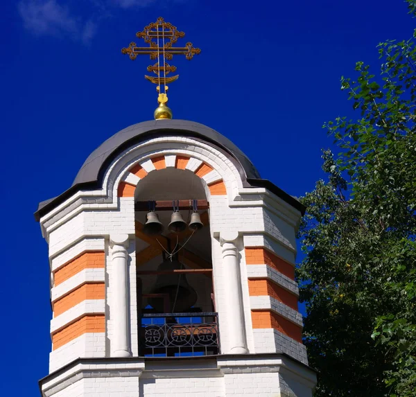 Biserica în timpul zilei — Fotografie, imagine de stoc