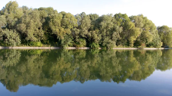 Zomer park op droge dag — Stockfoto