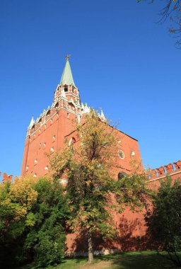 Gökyüzü arka planında Kremlin kulesi