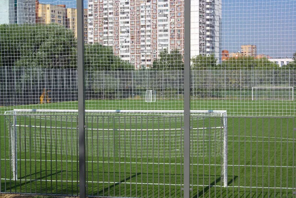 Campo Futebol Perto Cerca Dia Ensolarado — Fotografia de Stock