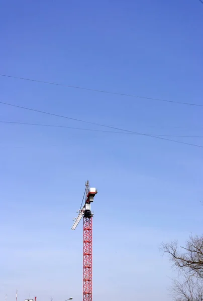 空のクレーンタワーの背景 — ストック写真