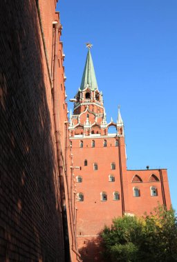 Gökyüzü arka planında Kremlin kulesi