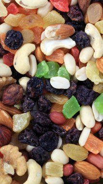 Kuru, güneşli yaz gününde kurutulmuş meyve seti.