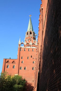 Gökyüzü arka planında Kremlin kulesi