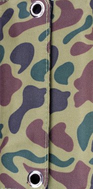 Kuru güneşli bir günde ordu çantası