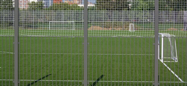 Campo Futebol Perto Cerca Dia Ensolarado — Fotografia de Stock