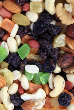 Kuru, güneşli yaz gününde kurutulmuş meyve seti.
