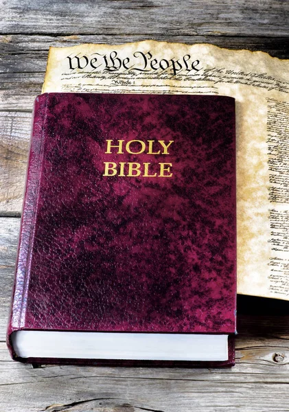 Heilige Bijbel en Amerika. — Stockfoto
