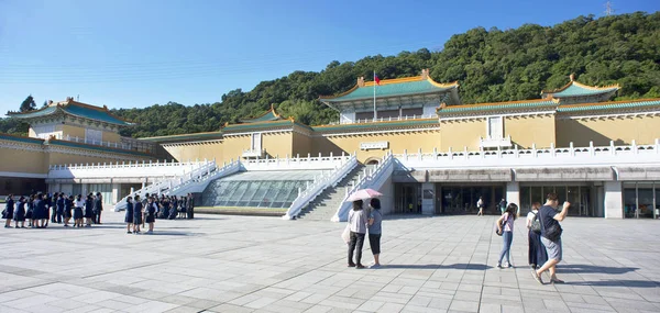 2018 台湾の国立故宮博物院は最大の中国帝国の遺物の一つ 世界の美術作品 — ストック写真