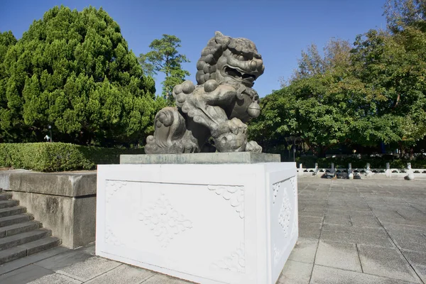 Grande Dragão Bronze Chinês Antigo — Fotografia de Stock