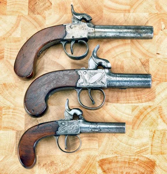 Pistolas antiguas Muff . — Foto de Stock