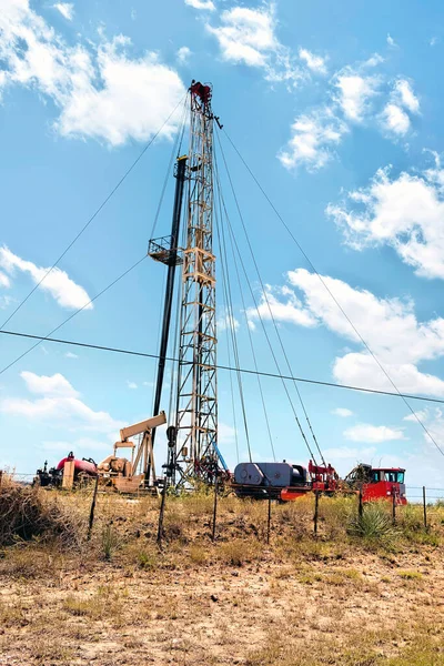 Pequeña Plataforma Perforación Plataformas Petrolíferas Las Tierras Cultivo Texas Occidental — Foto de Stock